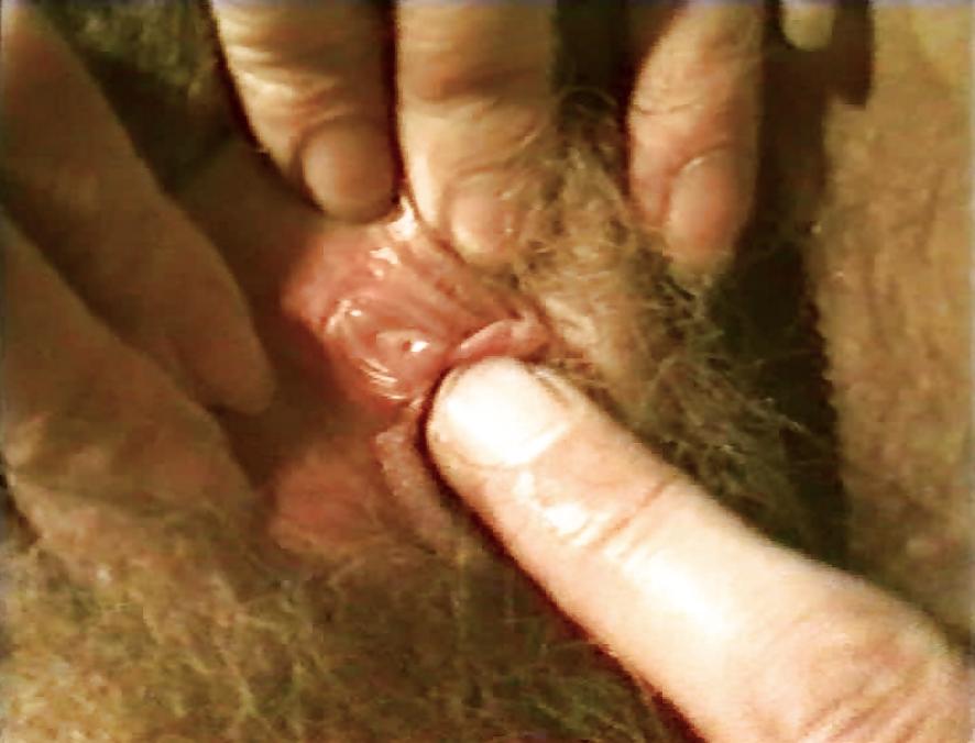 8P SAG - Sexy Bitch Hairy Pussy Play 04 - Fotzenspiel