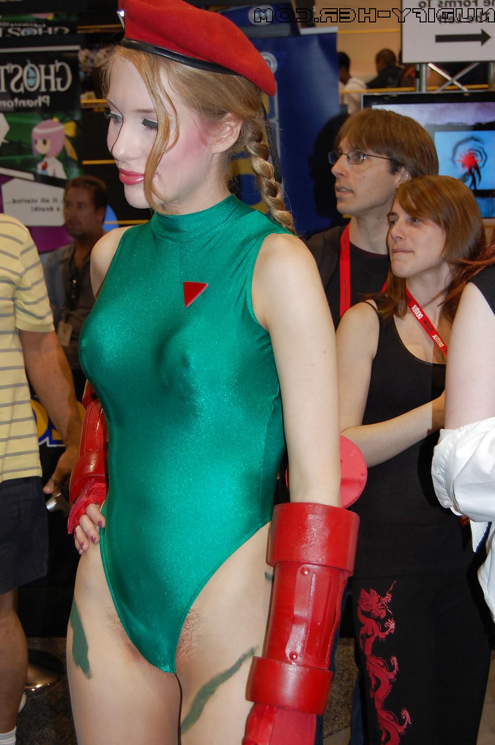 9P Hairy cosplayers in public!