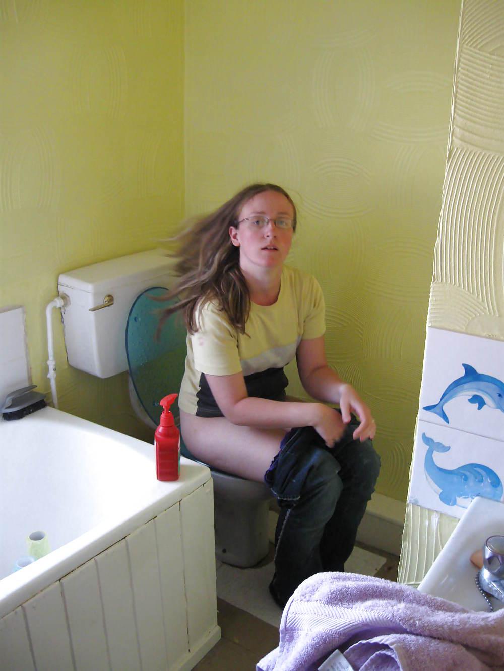 11P Toilet