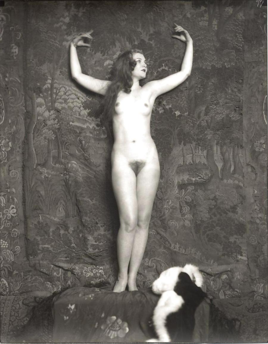 25P Vintage erotica female