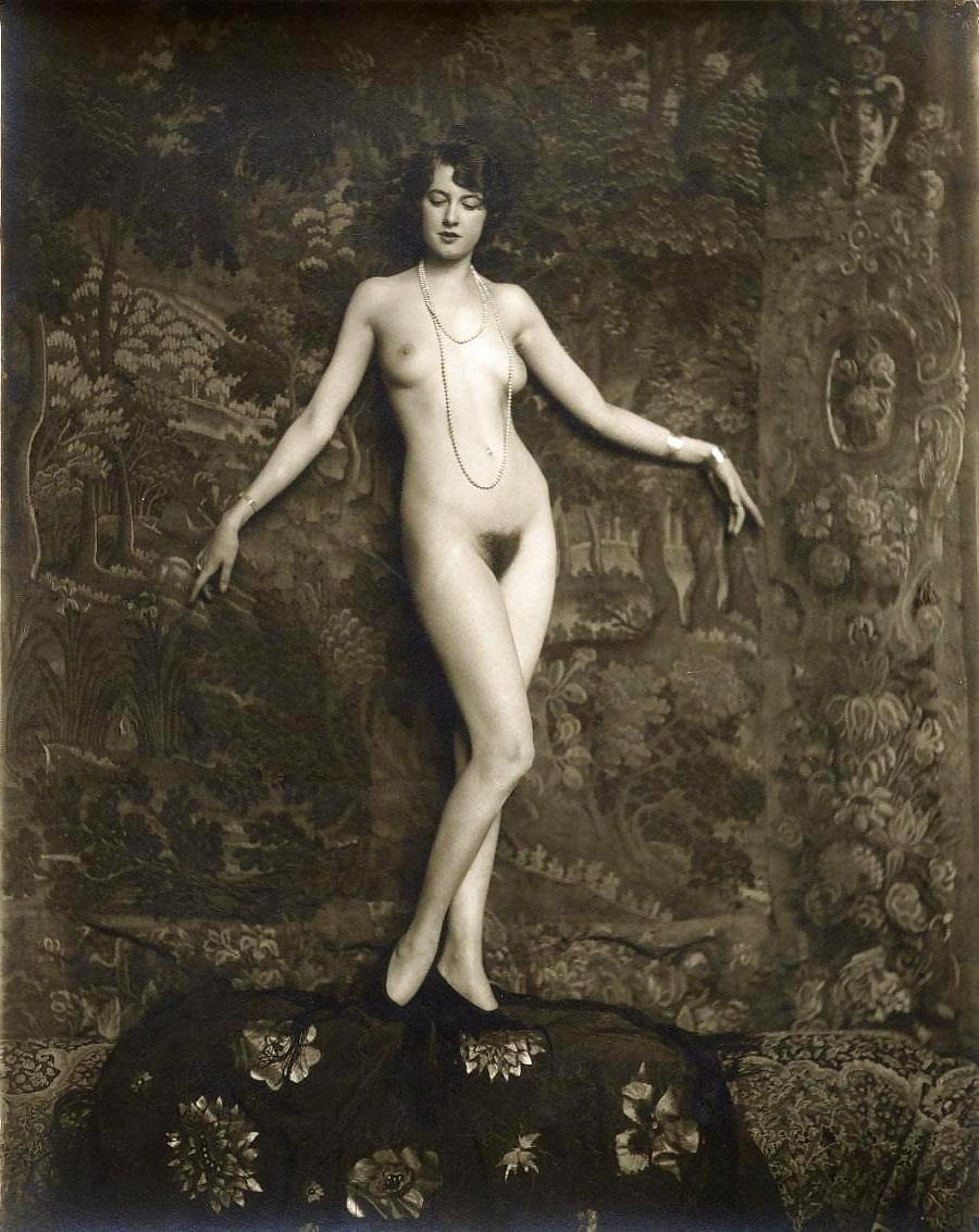 25P Vintage erotica female