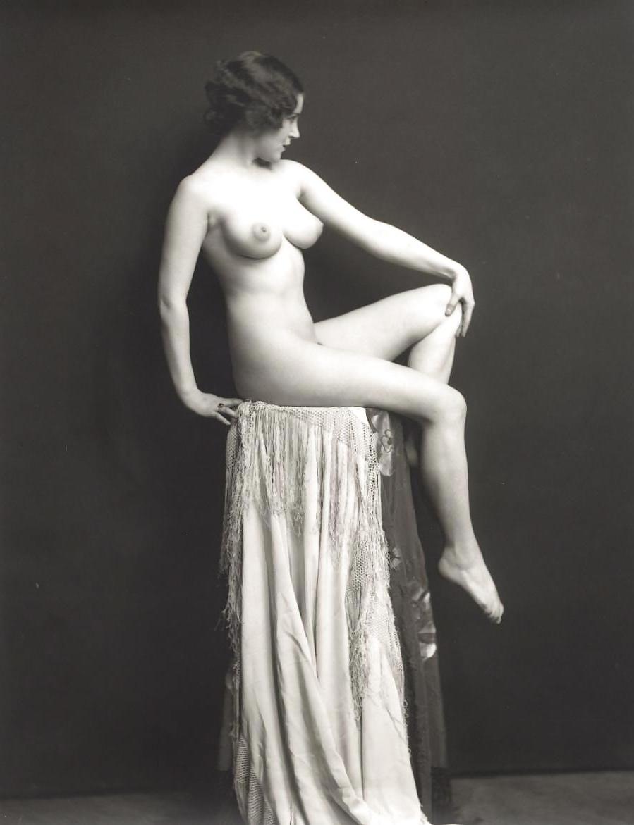 25P Vintage erotica female