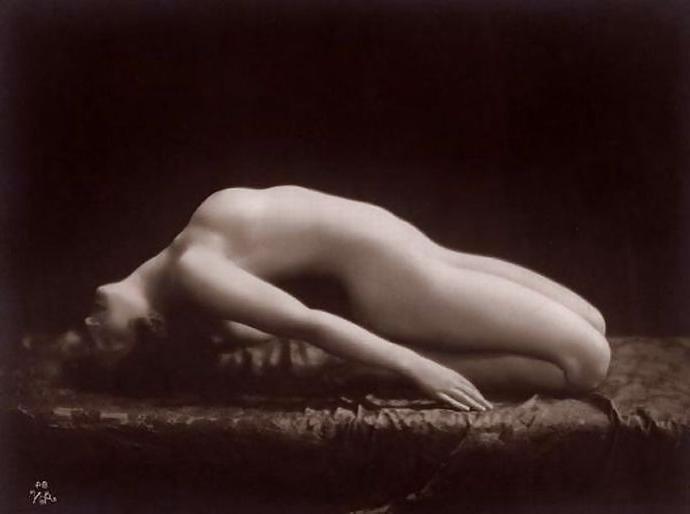 25P Vintage erotica female