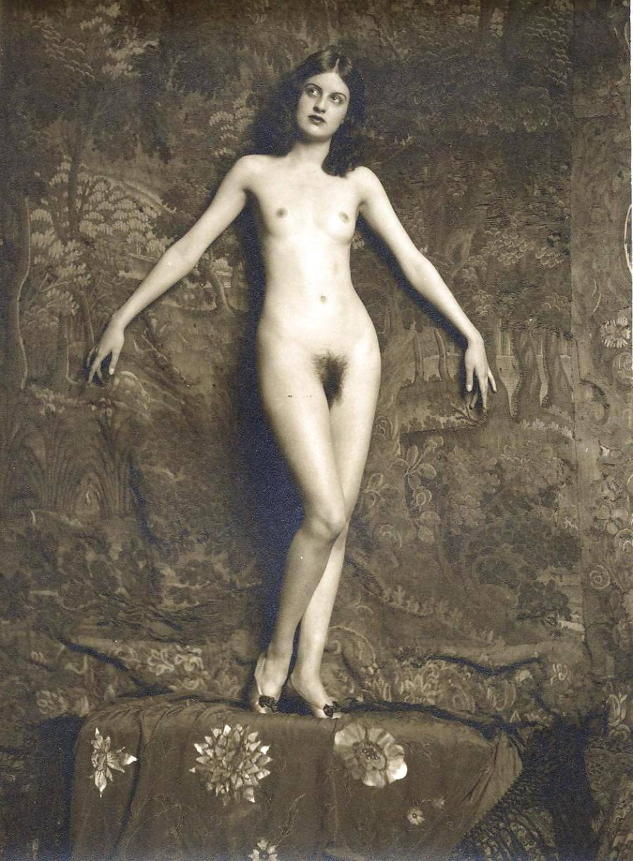 25P Vintage erotica female