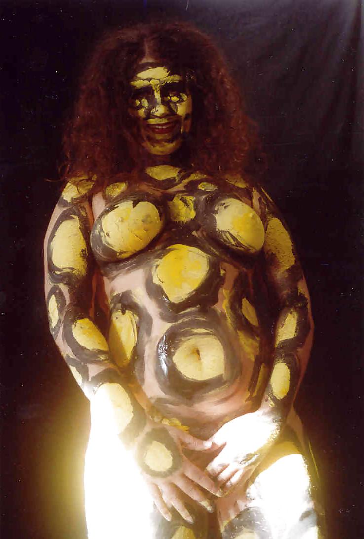 24P Some body Art porn picture outdoor