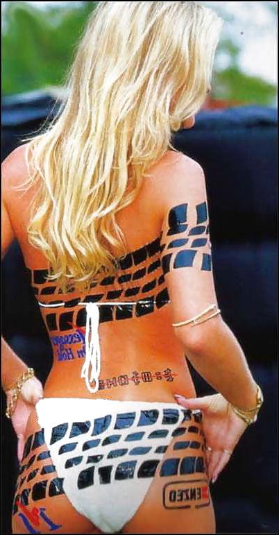 24P Some body Art porn picture outdoor