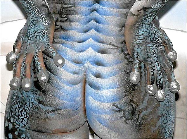 24P Some body Art porn picture outdoor