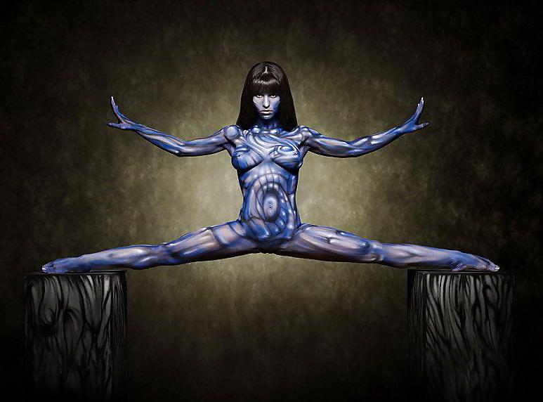 24P Some body Art porn picture outdoor