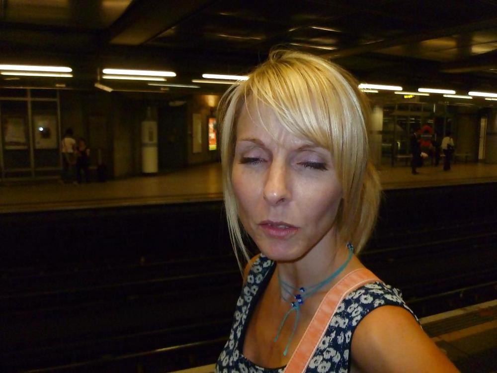 25P Sexy Blonde British Wife