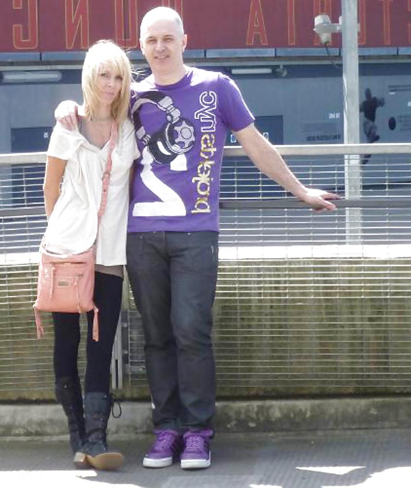 25P Sexy Blonde British Wife