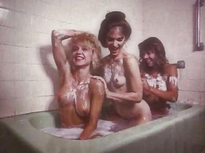 25P 80er-Jahre-Scream-Queen Linnea Quigley
