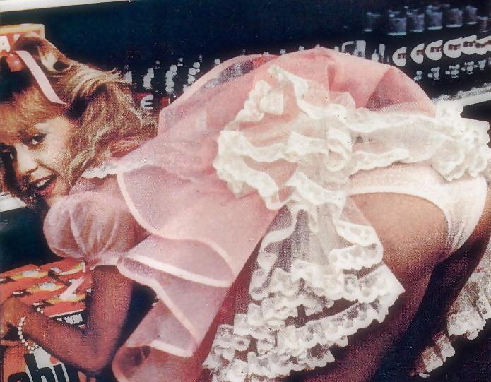 25P 80er-Jahre-Scream-Queen Linnea Quigley