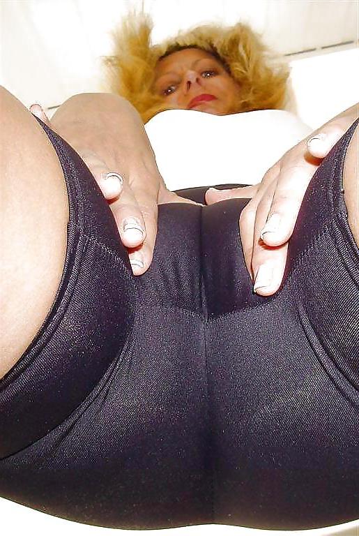 24P Exhibition Of A British Mature Lady 