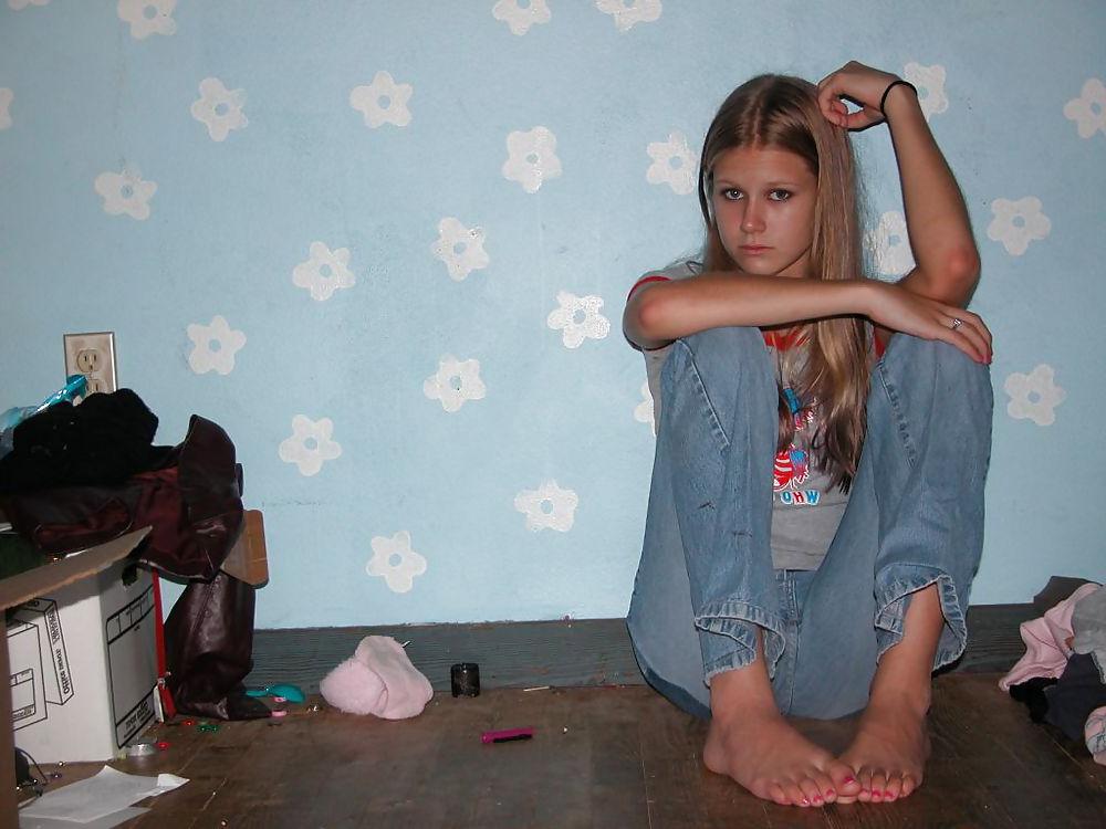 25P Socks and Feet 5