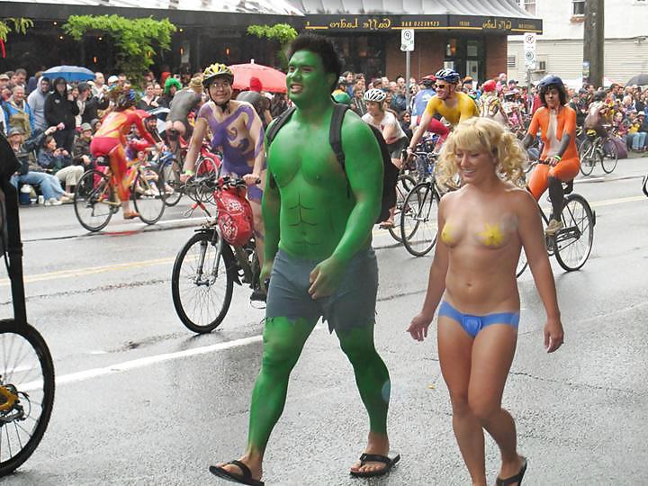 25P Nude Painted Ladies in Public Fetish Gallery 10