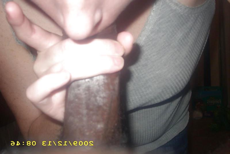 25P Homemade Housewife Sucking BBC