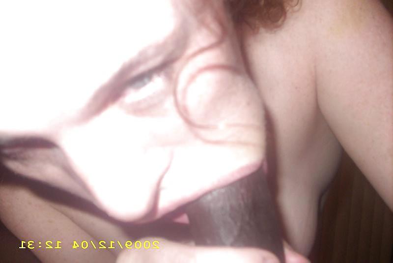 25P Homemade Housewife Sucking BBC
