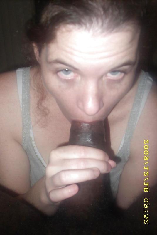 25P Homemade Housewife Sucking BBC