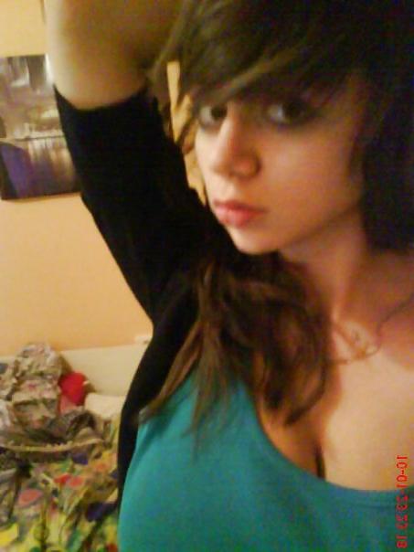 11P Cute Young And Stacked Amateur Brunette Gallery