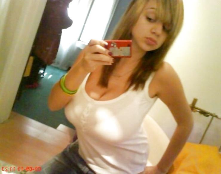 11P Cute Young And Stacked Amateur Brunette Gallery
