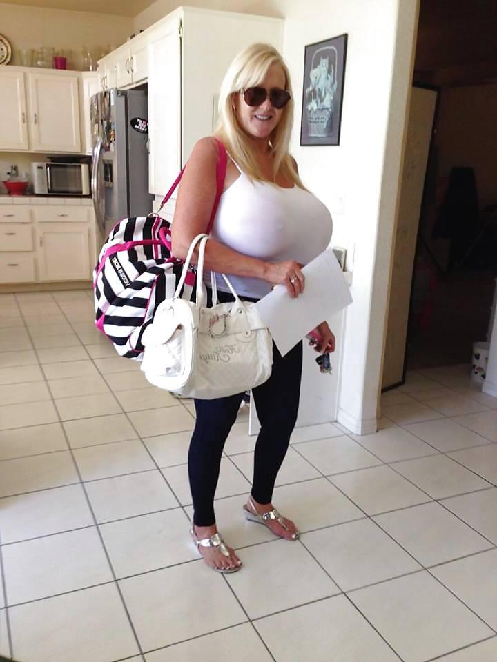 24P Kayla-Busty Goddess