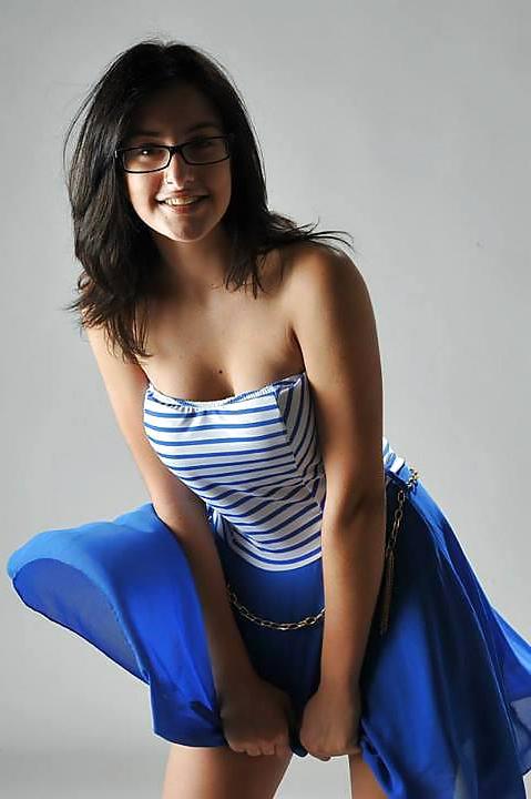 10P Erica - Innocently Teasing Beauty-Queen 