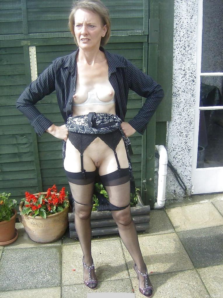 20P Just Naked In Public !