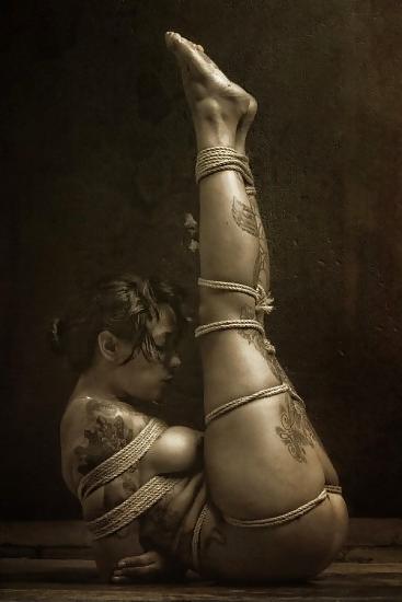 25P Bondage in Art