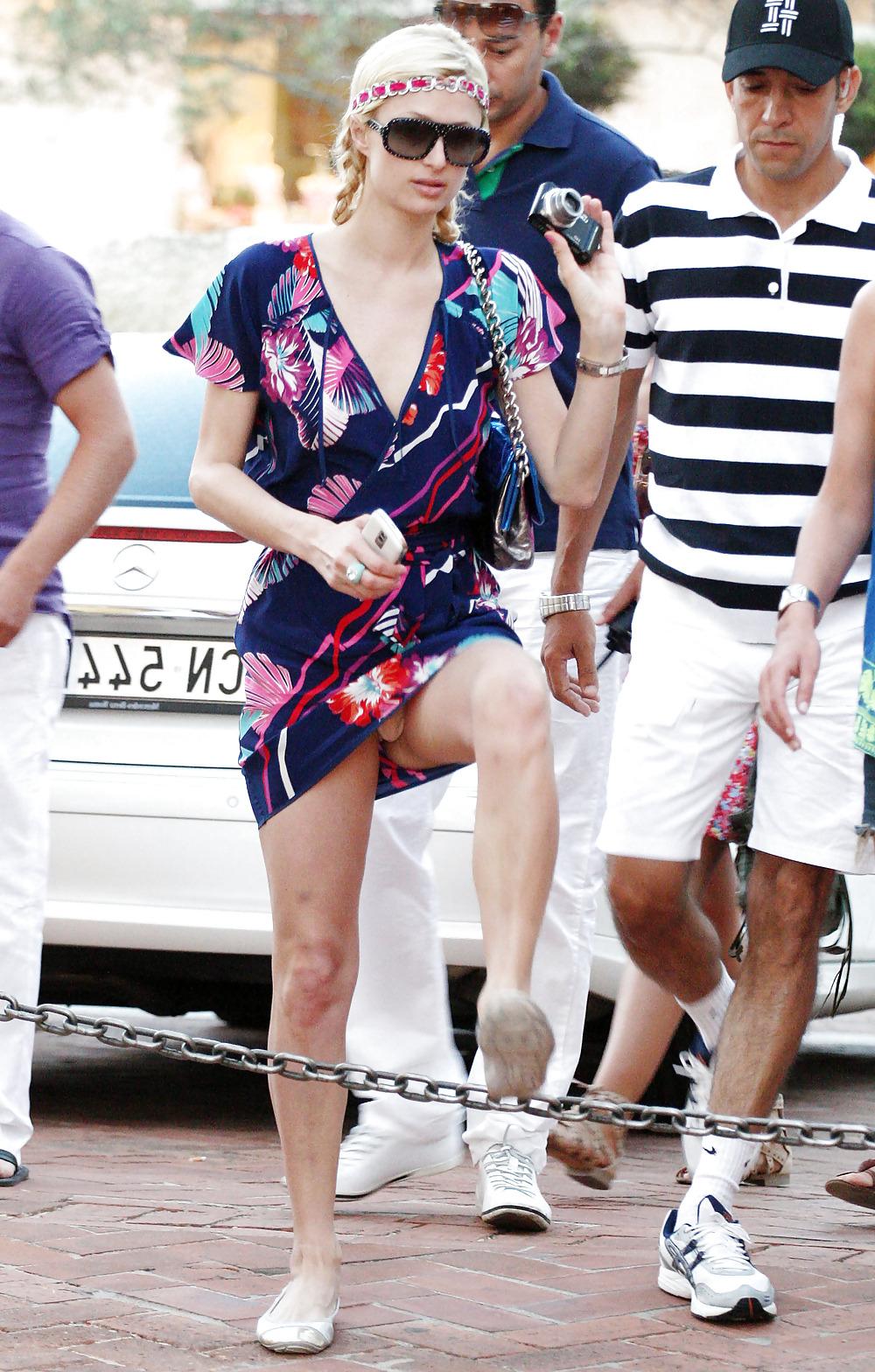 19P Paris Hilton Topless Candids 