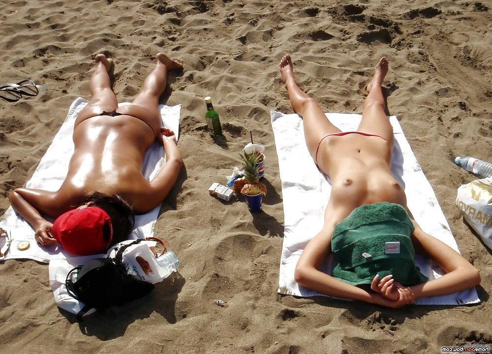 19P My ex GF topless at beach