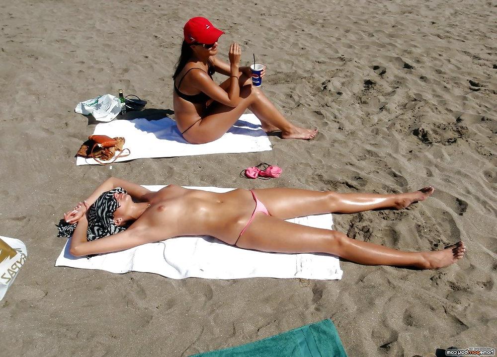 19P My ex GF topless at beach