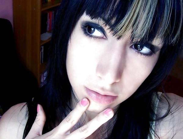 23P Cute emo girls