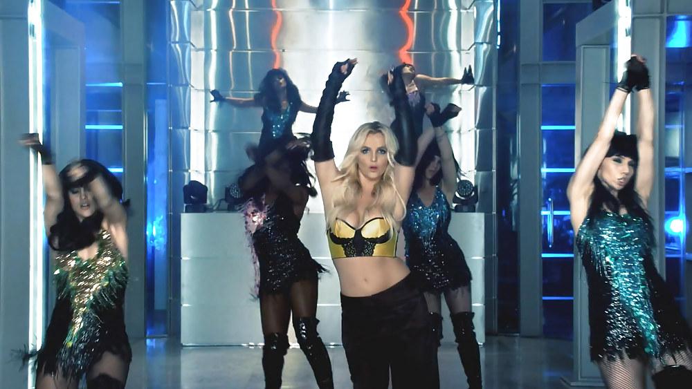 23P Britney Spears – Work Bitch Vidcaps