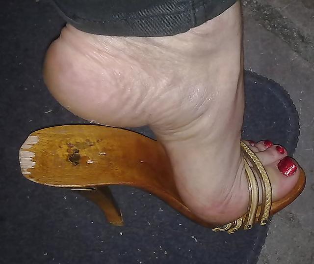 10P Feet and Mule
