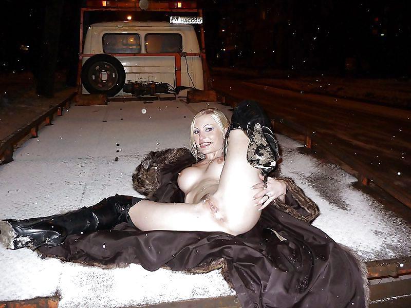 18P Wide and Open in Public -152-