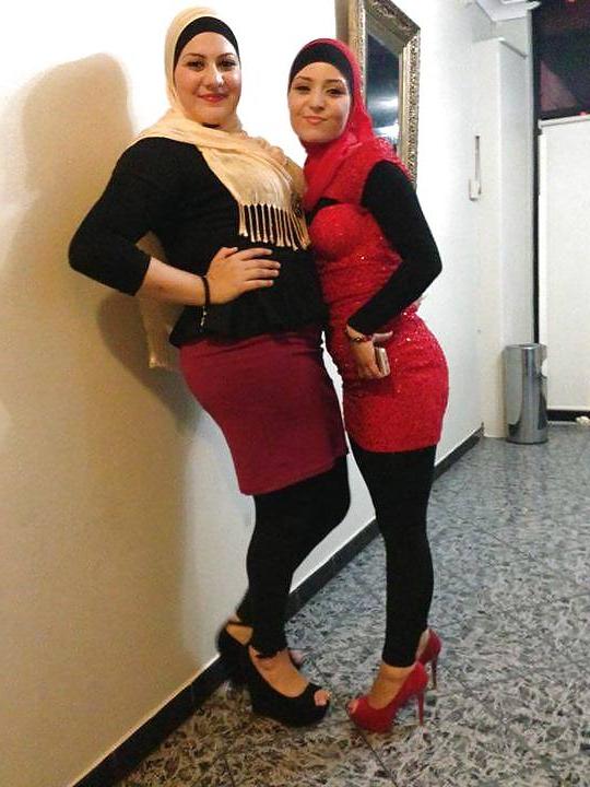 13P Hijab feet nic 
