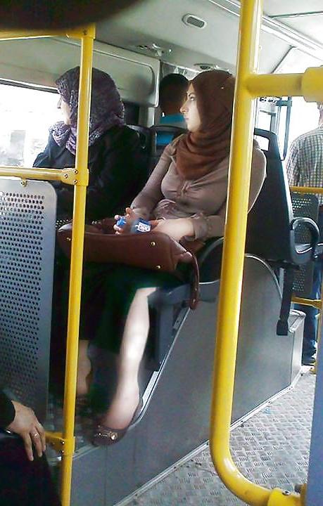 13P Hijab feet nic 