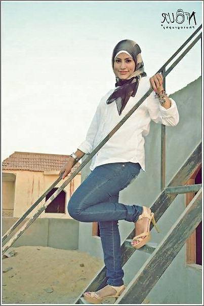 13P Hijab feet nic 