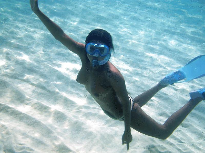 14P Topless scuba