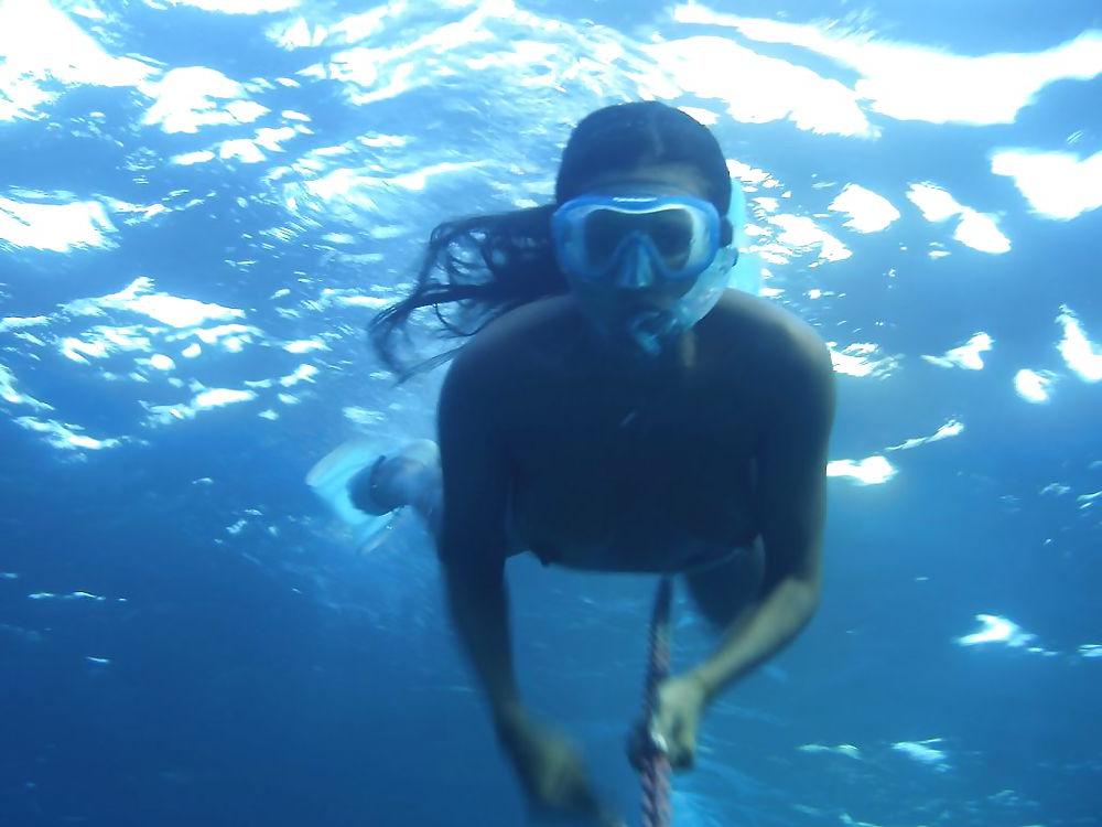 14P Topless scuba
