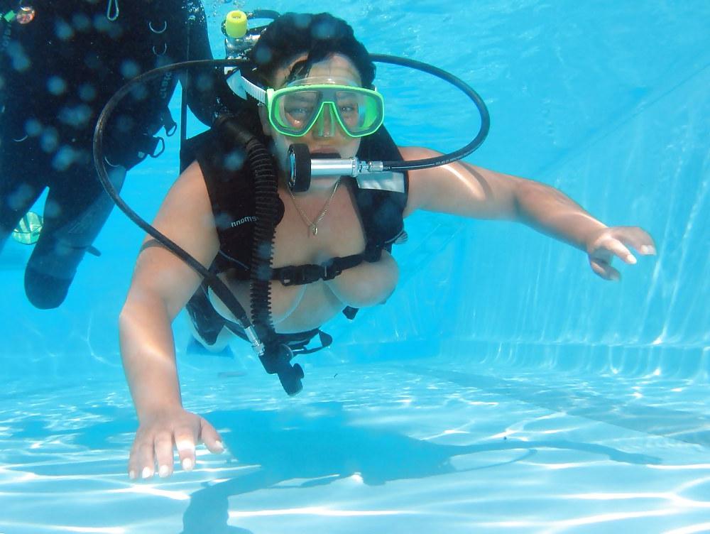 14P Topless scuba