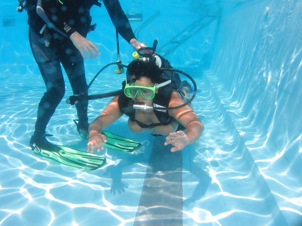 14P Topless scuba