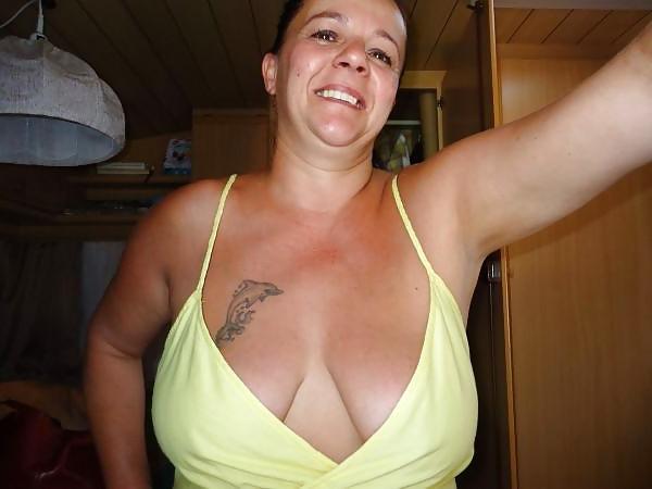 25P Natural Saggy Mature
