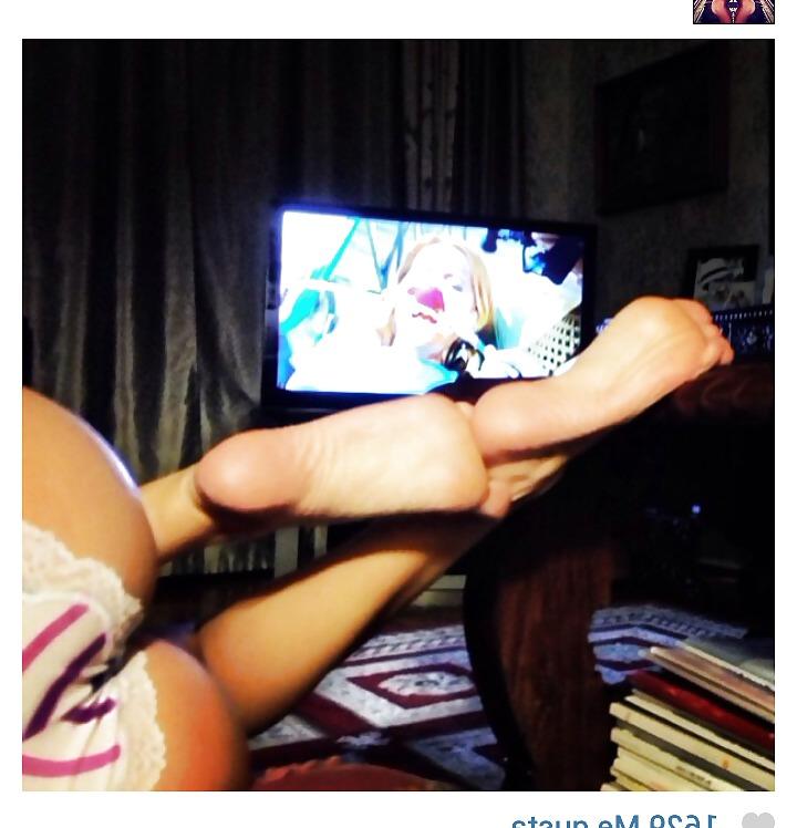 25P Instagram feet !