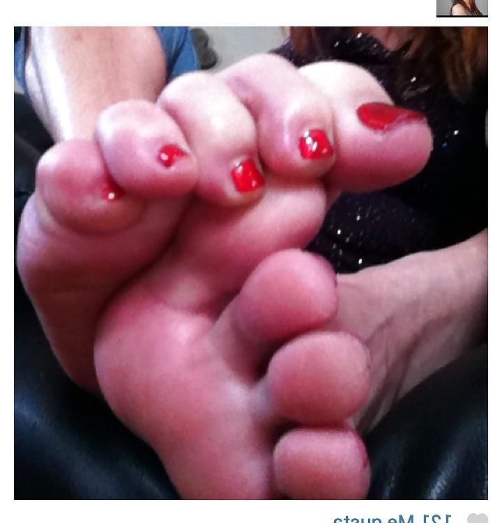 25P Instagram feet !