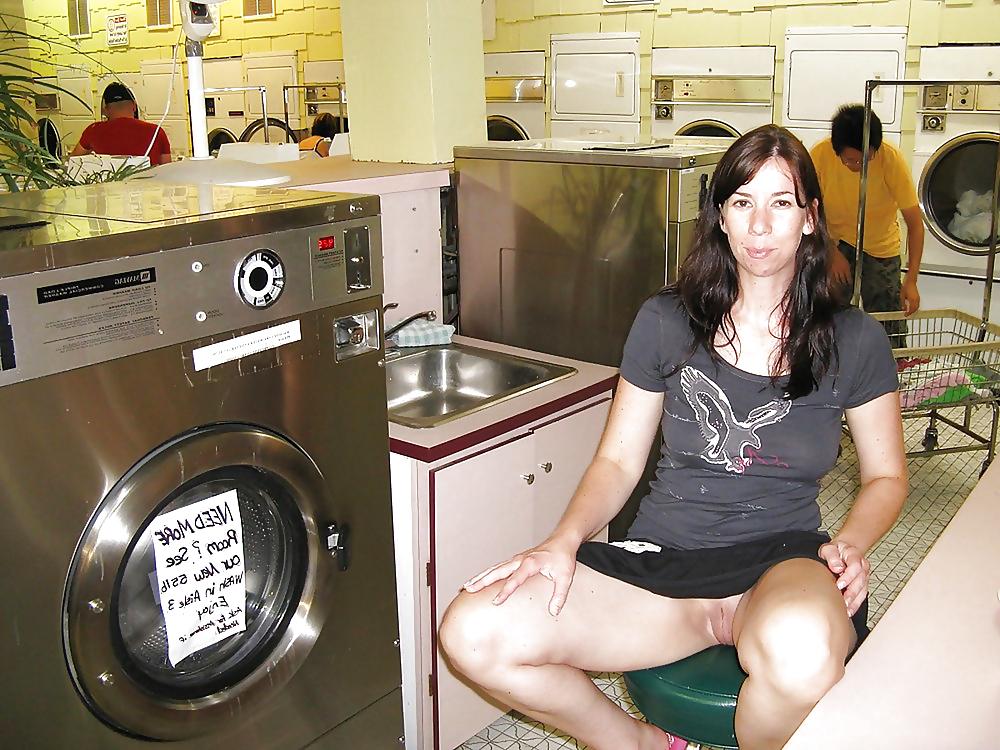 20P Just Flashing Pussy In Public 2 !