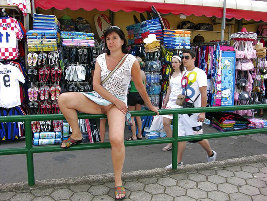 20P Just Flashing Pussy In Public 2 !