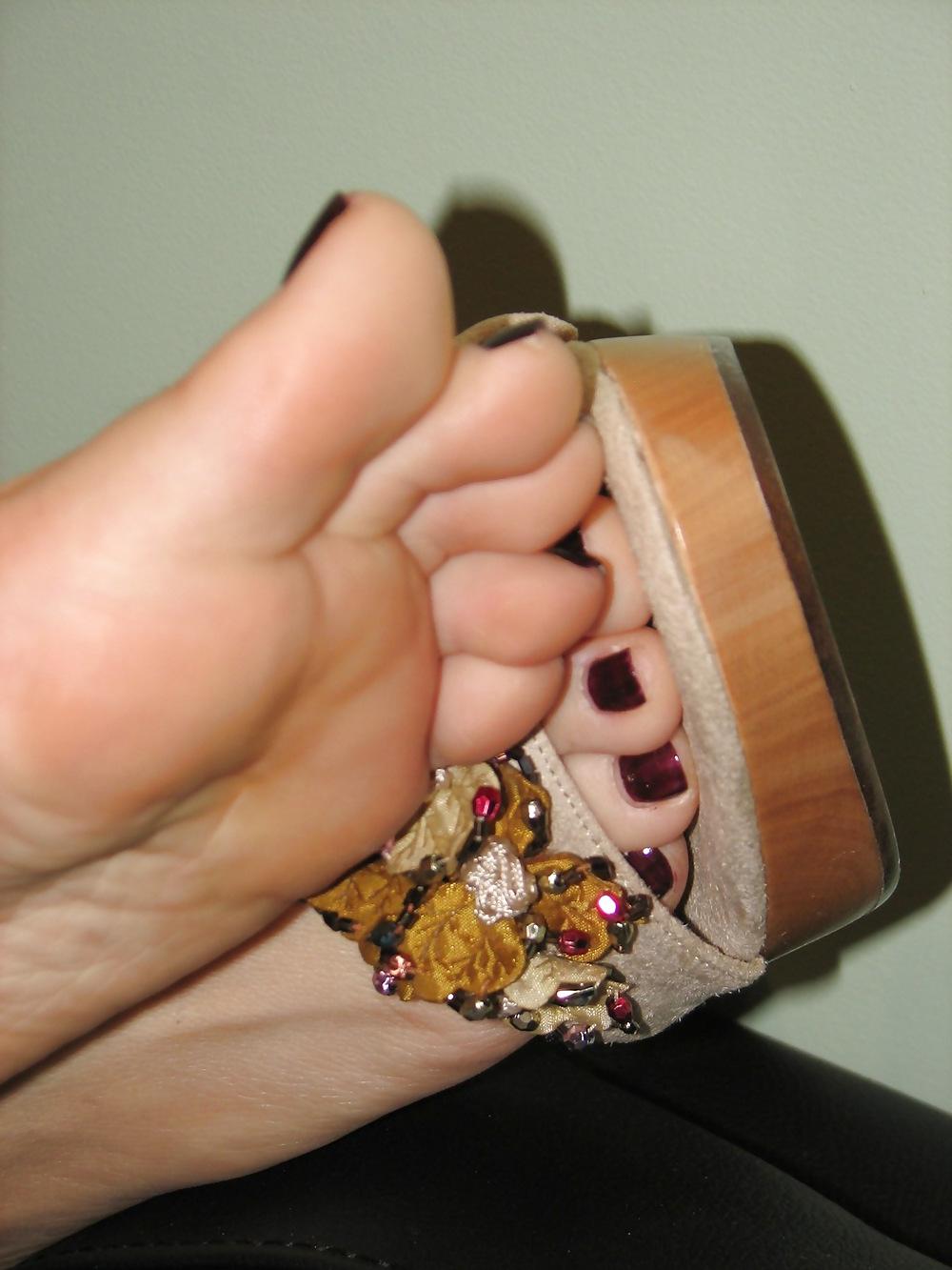 25P Beautiful feet and shoes