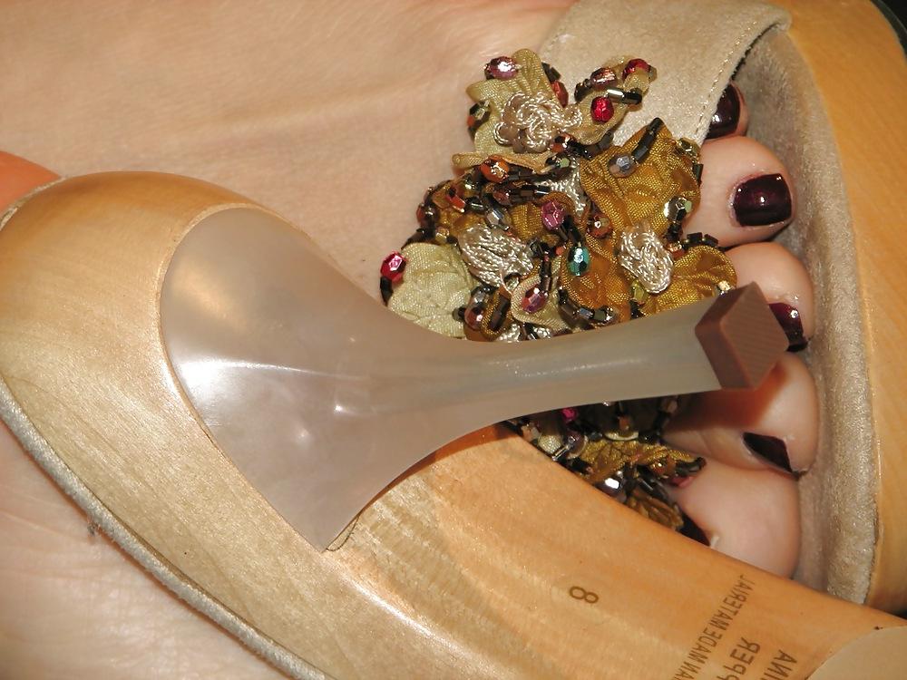 25P Beautiful feet and shoes