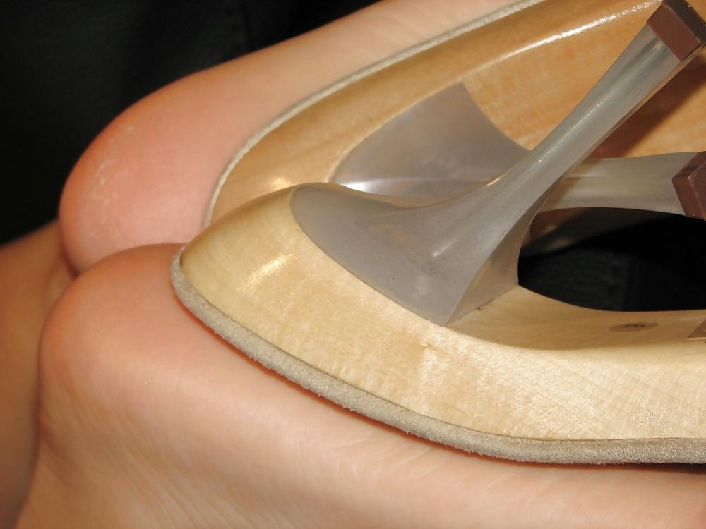 25P Beautiful feet and shoes